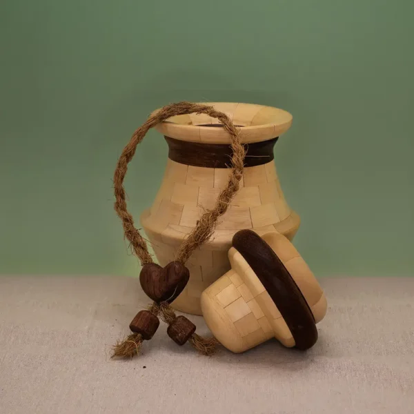 (ca. 370 ml) Handgemaakte Houten Urn - Hart van Hout (hoogte 24 cm)